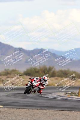 media/Nov-16-2025-Race Pace (Sun) [[8c5fa54630]]/Non Verified Riders (1st 20 Minutes)/5-Turn 15 (110pm)/